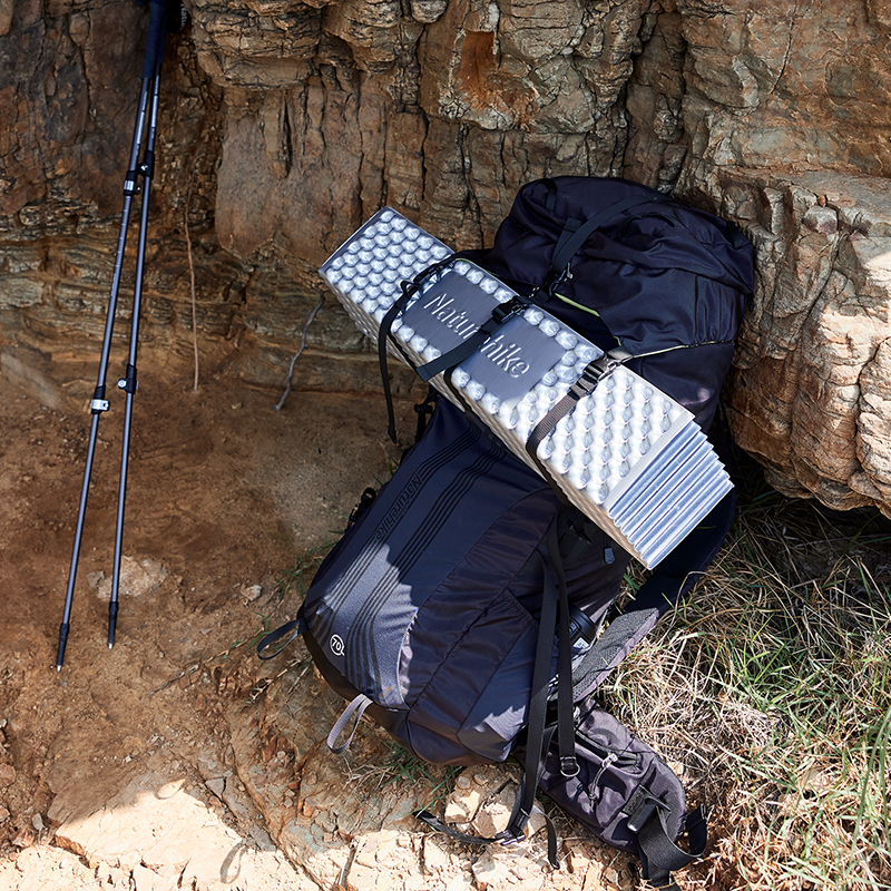 Naturehike rozšírená penová karimatka skladacia 670g - piesková